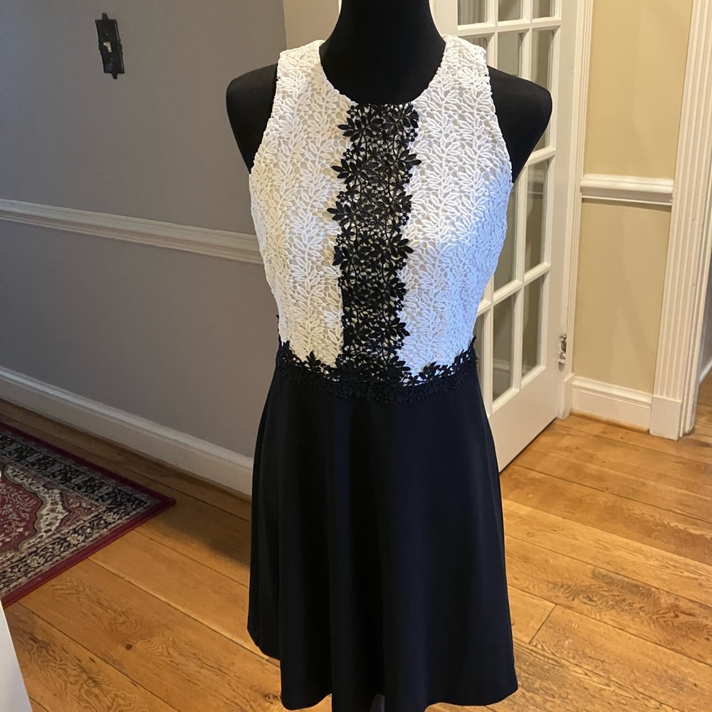 Black and white Jessica Simpson dress